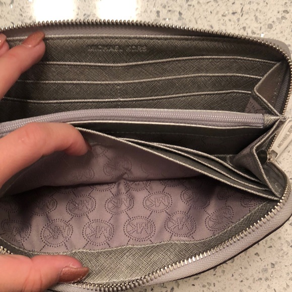 Silver Michael Kors Wallet - Picture 5 of 5